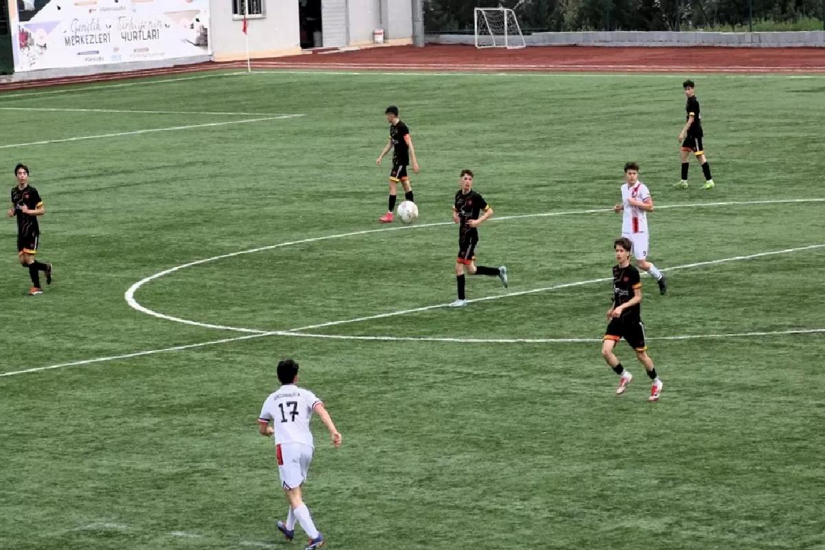 16 Yaş Altı Futbol Şampiyonası Karabük’te Devam Ediyor