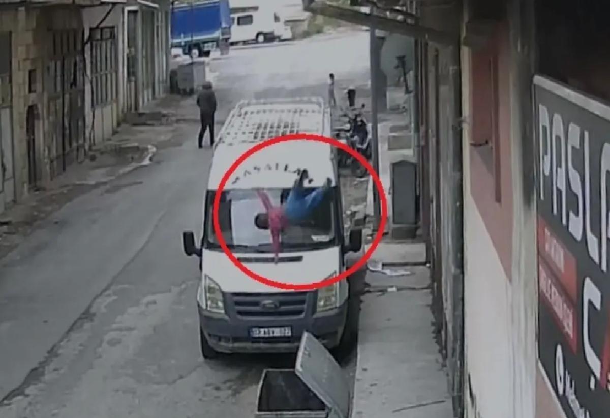 2 Yaşındaki Çocuk Çöp Tenekesine Düştü