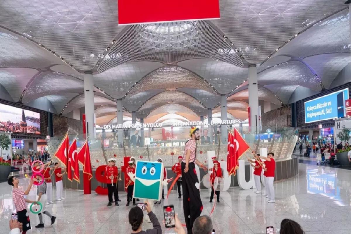 23 Nisan Havalimanı’nda Coşkuyla Kutlandı