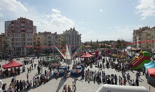 23 Nisan’da çocuklar doyasıya eğlendi