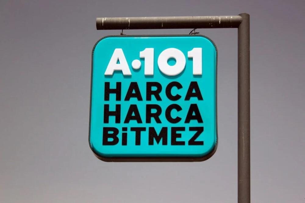 A101 marketler Aukey üçlü kablosuz şarj standı satıyor