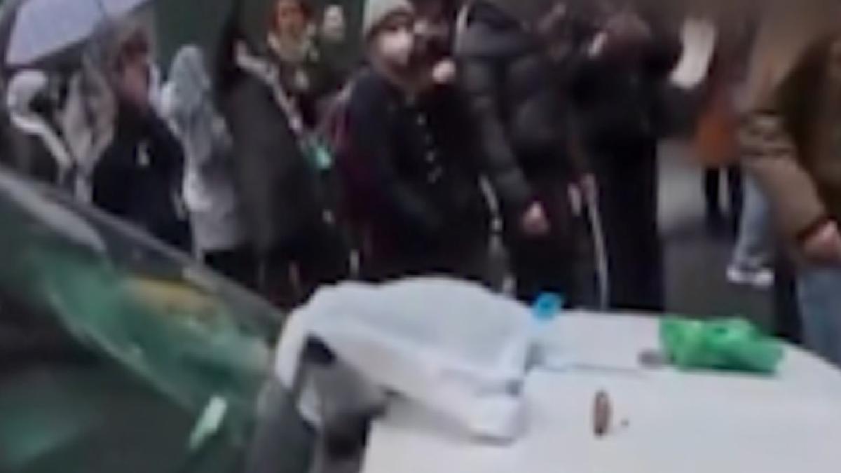 ABD’de Filistin’e destek verenlerin üzerine çamaşır suyu döküldü, çöp atıldı
