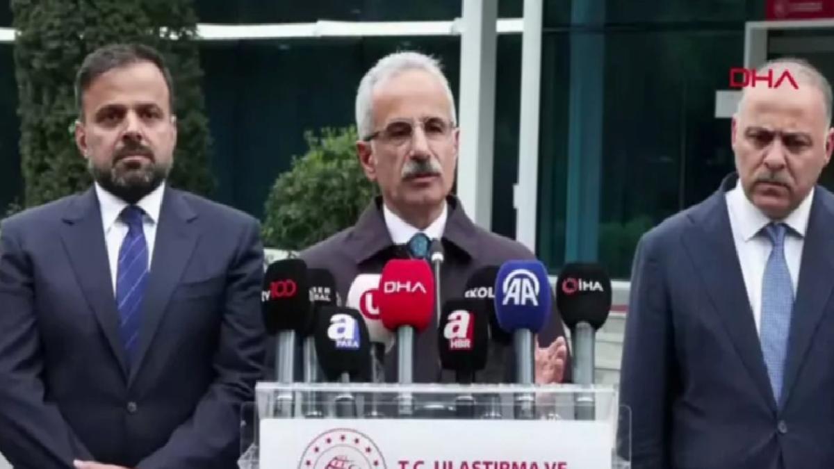 Abdulkadir Uraloğlu: Depremde aramalar 7-10 kat arttığı için geçici sorun yaşandı