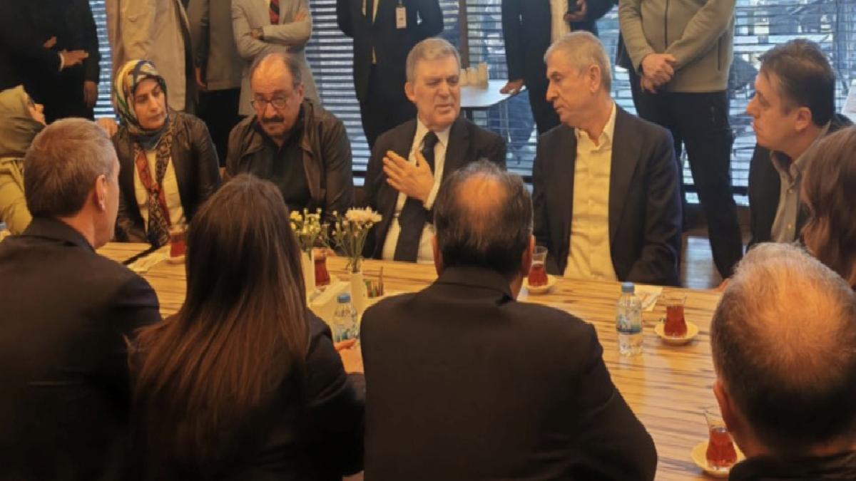 Abdullah Gül, Sırrı Süreyya Önder’in tedavi gördüğü hastaneyi ziyaret etti