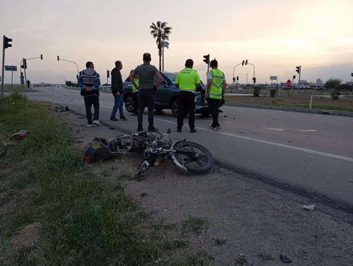 Adana’da Cip ile Motosiklet Çarpıştı: 2 Yaralı