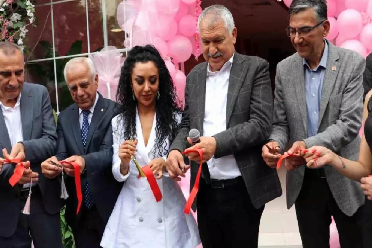 Adana’da Dolandırıcılık Skandalı: Güzellik Merkezi Açılışı Belediye Başkanı Tarafından Yapıldı