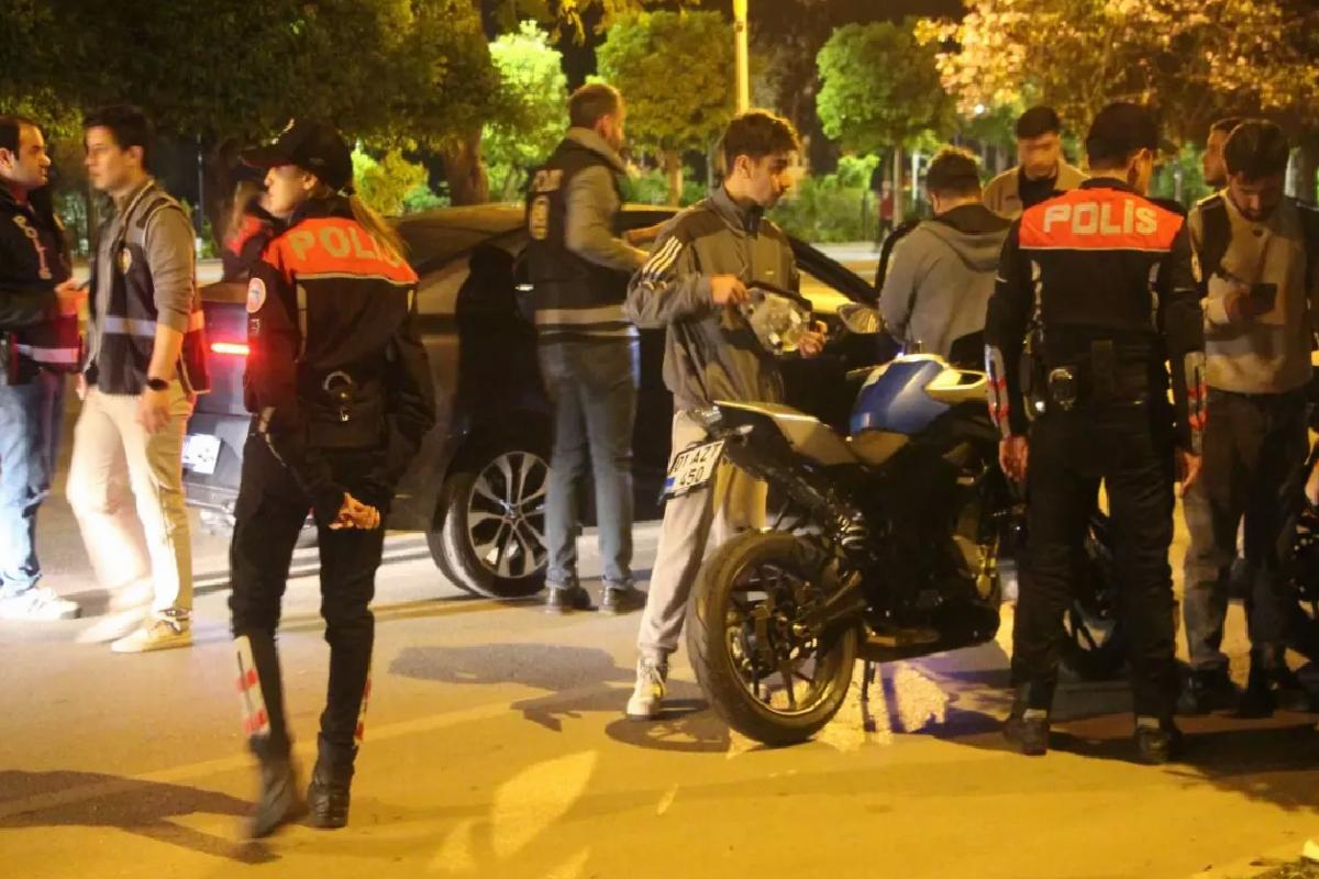 Adana’da Huzur ve Güven Uygulaması: 93 Şahıs Yakalandı, Milyonluk Cezalar Kesildi