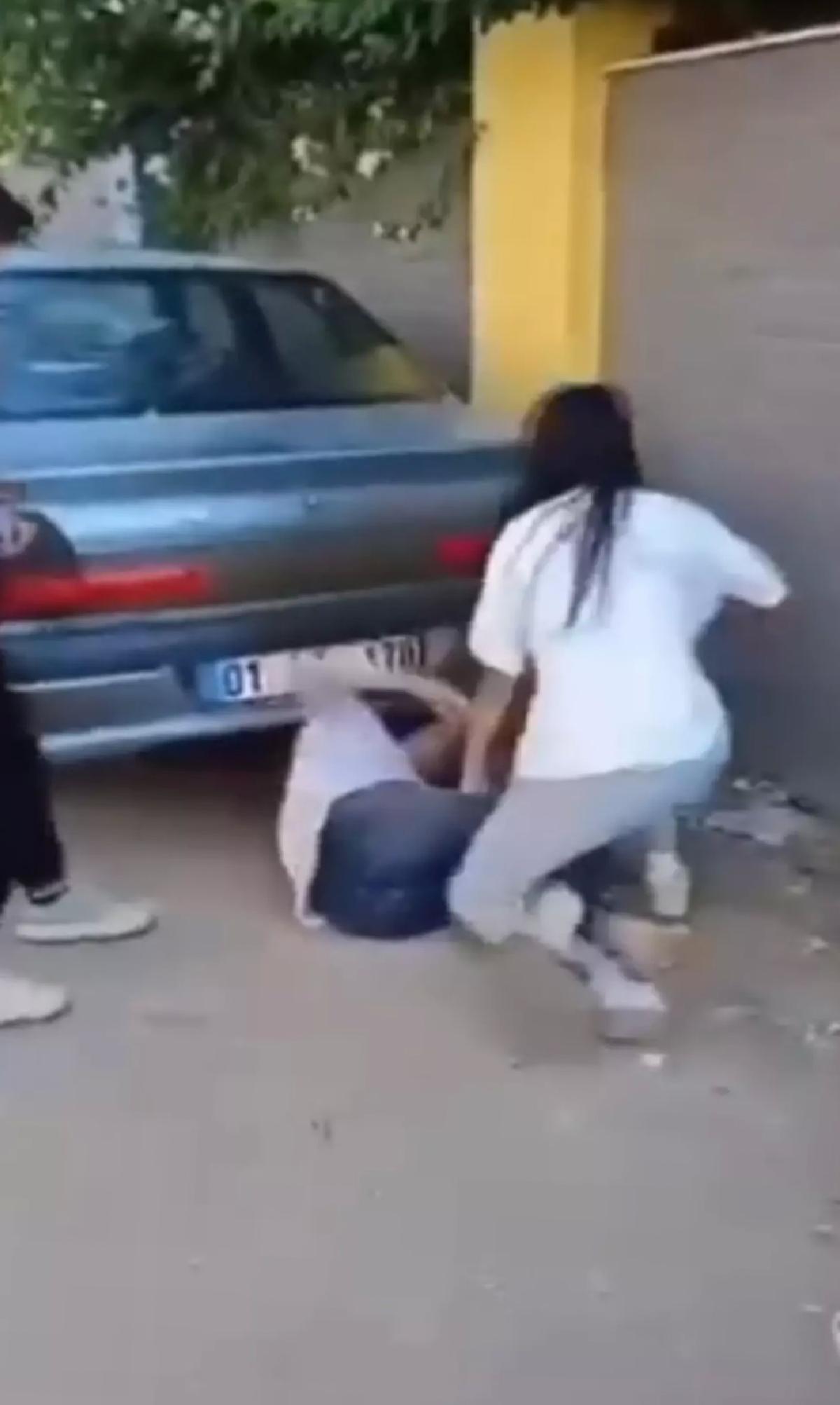 Adana’da Kız Kavgası Kamerada