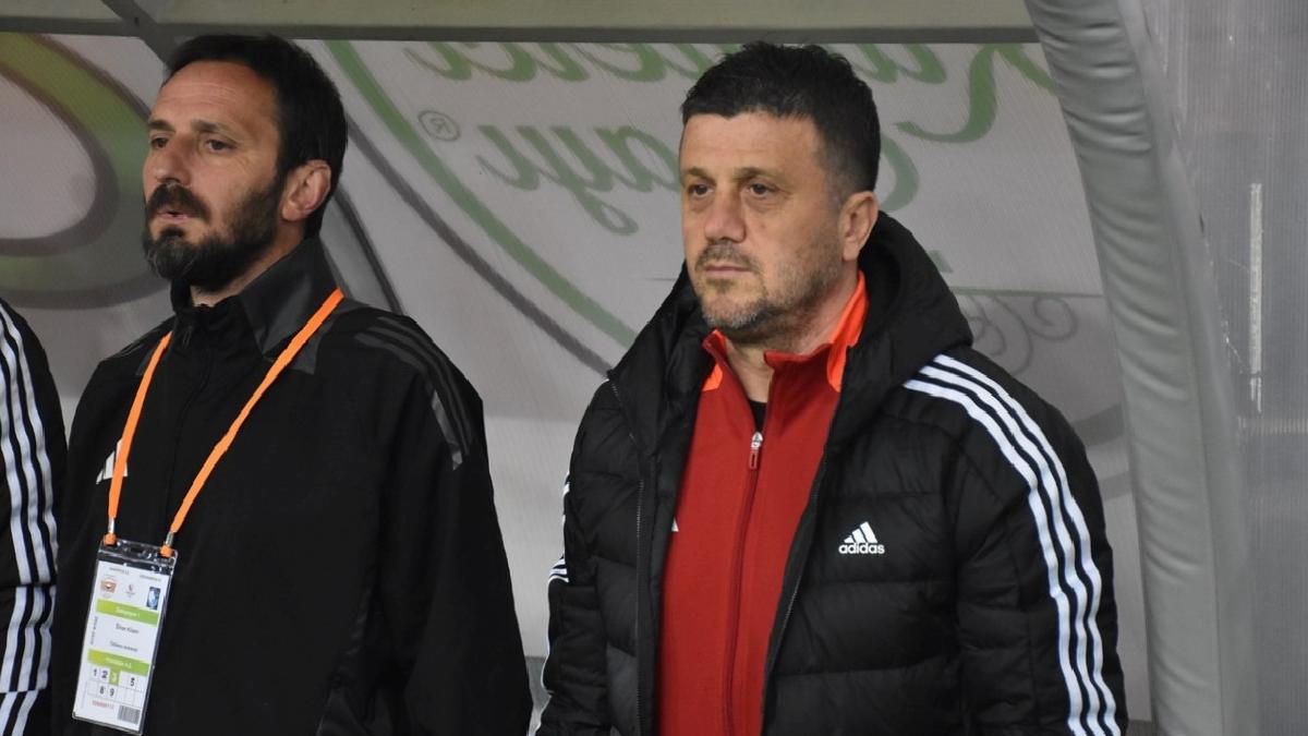 Adanaspor’da teknik direktör Hakan Keleş ve bazı futbolcularla yollar ayrıldı