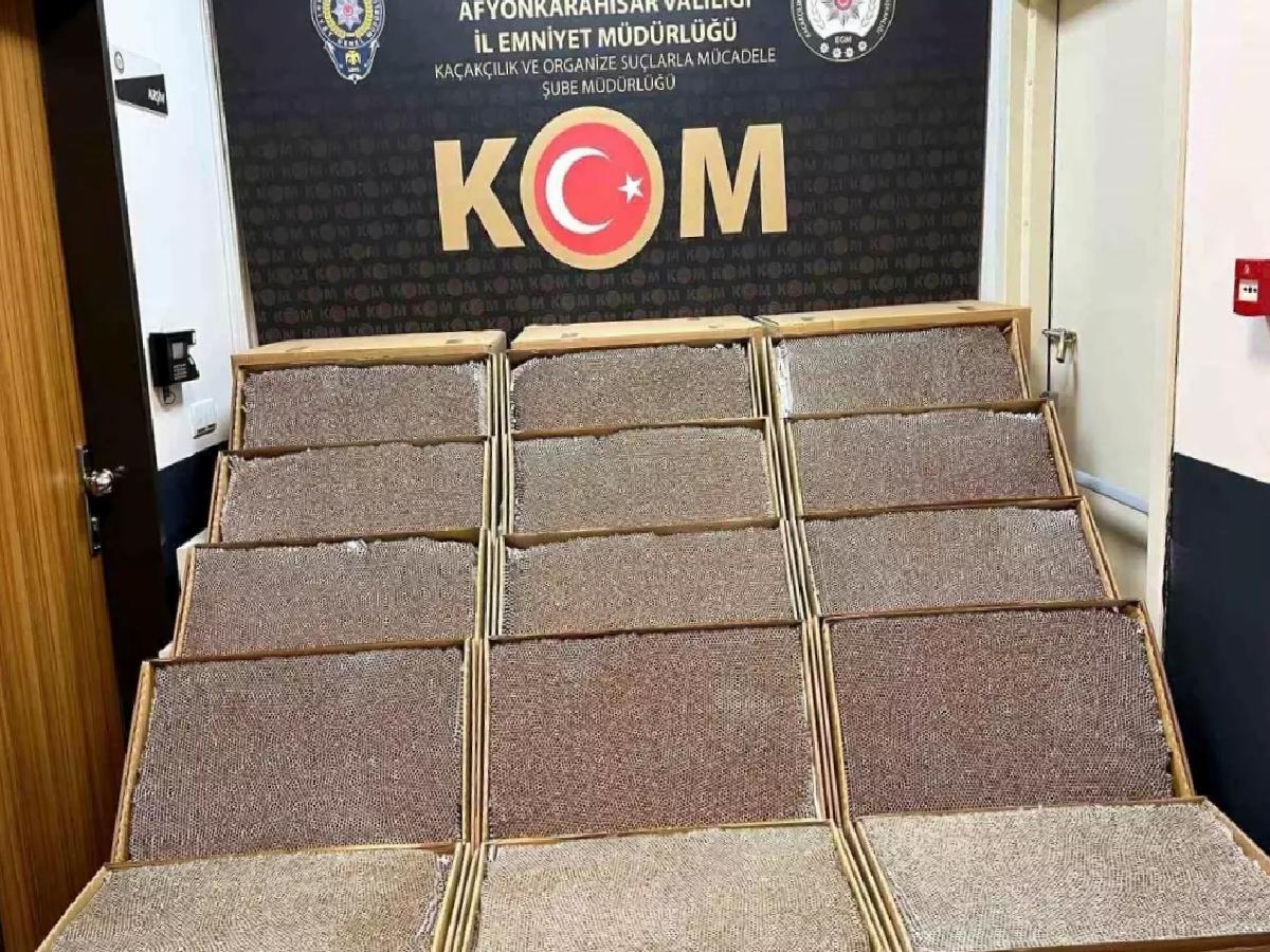 Afyonkarahisar’da 270 Bin Kaçak Makaron Ele Geçirildi