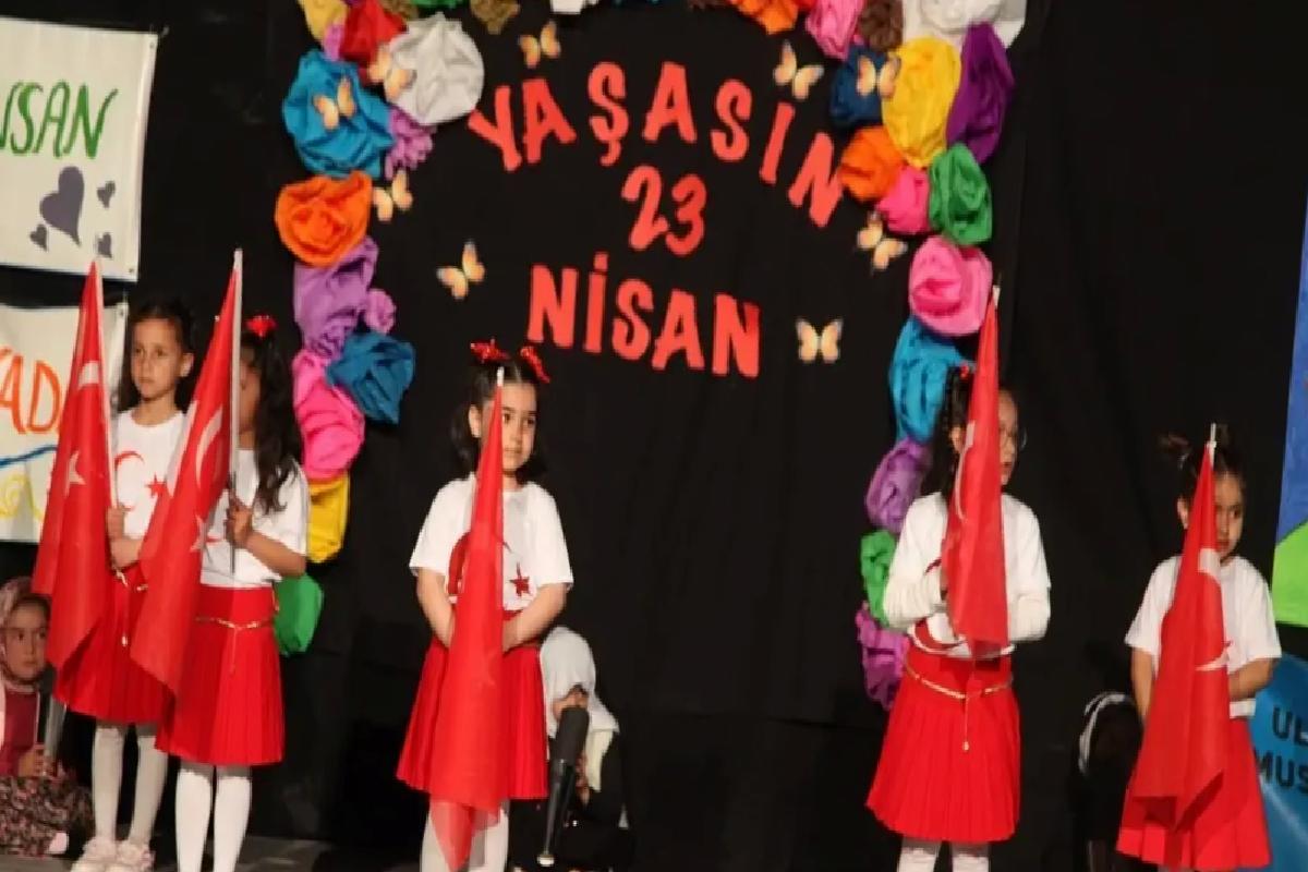 Ahlat’ta 23 Nisan Coşkusu