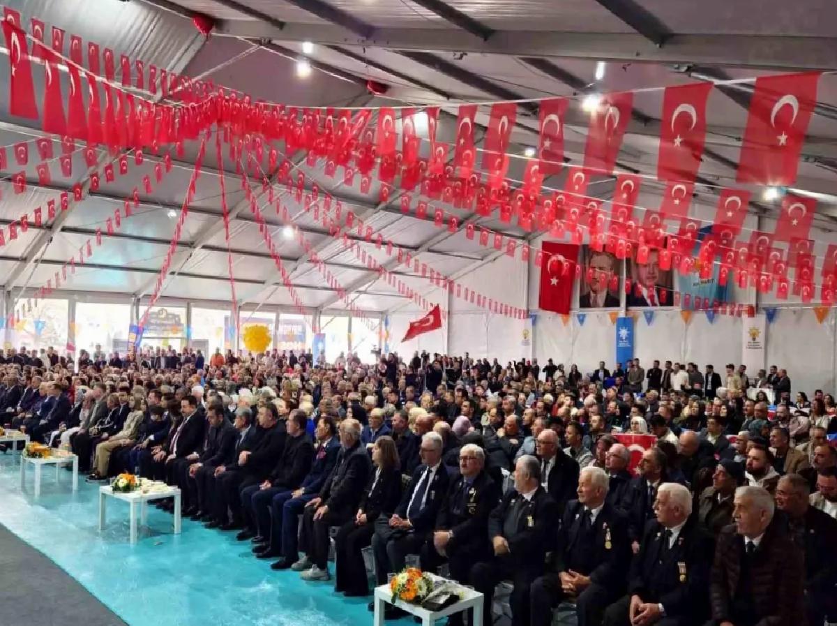 AK Parti Eskişehir’de bayramlaşma programı düzenledi