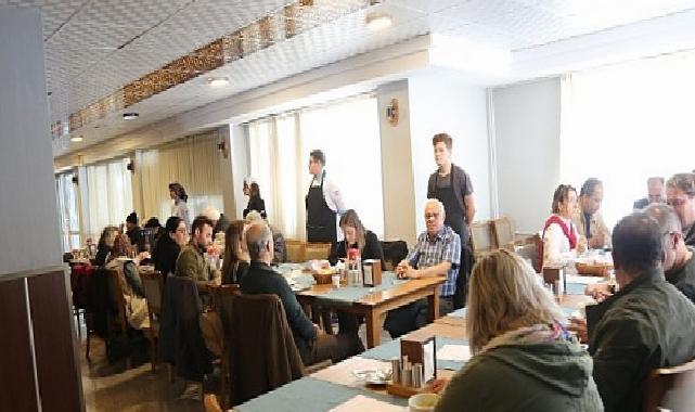 Akıncılar Huzurevi Sakinleri Liseli Aşçılarla Yemek Yarışması Yaptı