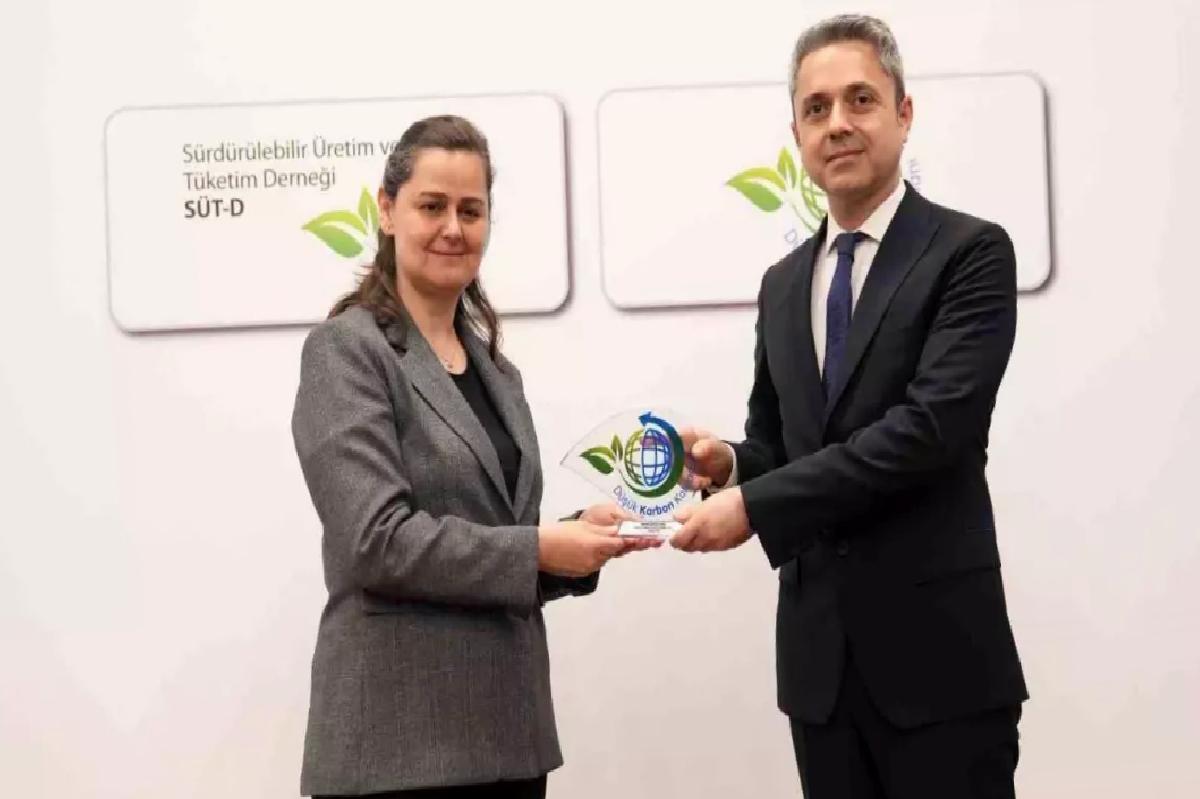 Aksa Doğalgaz, Düşük Karbon Kahramanı Ödülünü Aldı