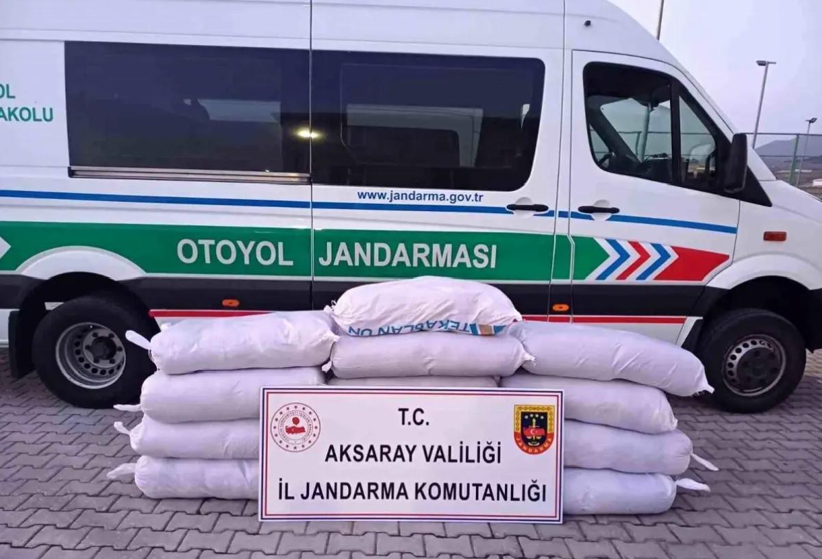 Aksaray’da 1 Ton Bandrolsüz Tütün Ele Geçirildi