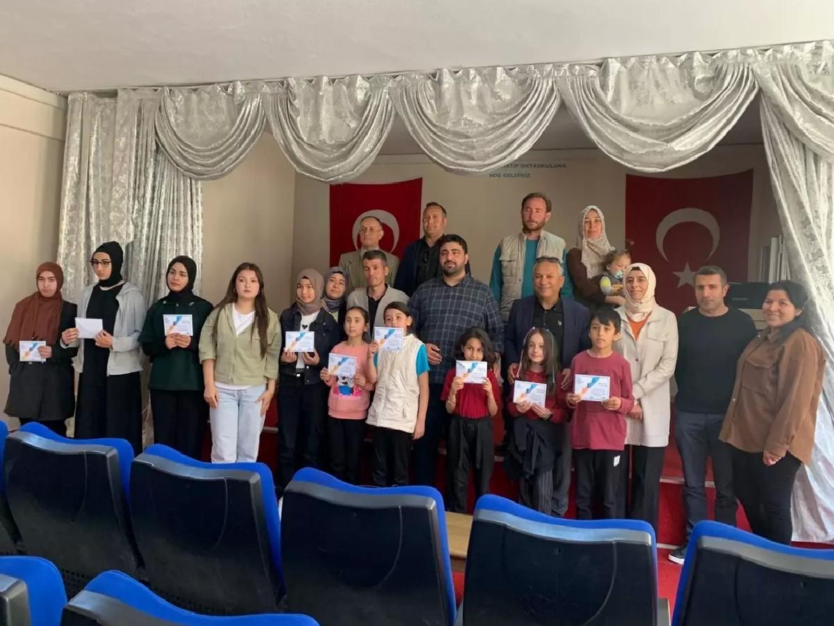 Aladağ’da Bilgi Yarışması Ödülleri Dağıtıldı