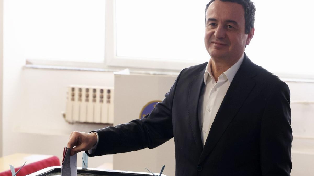 Albin Kurti, Kosova Başbakanlığı görevinden istifa etti