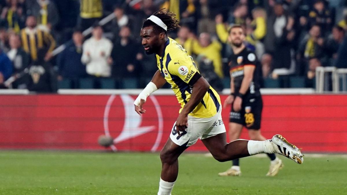 Allan Saint Maximin 4. golünü kaydetti