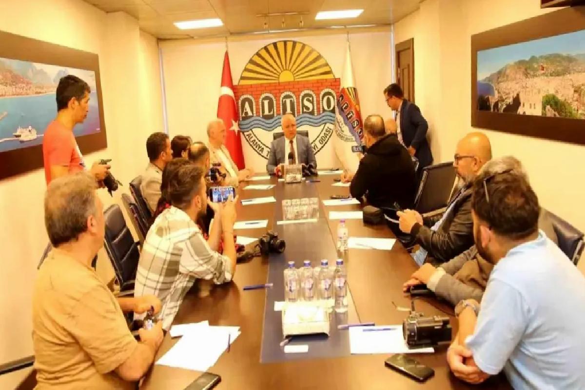 ALTSO Başkanı Eray Erdem, 2025 Turizm Sezonu Hazırlıklarını Değerlendirdi