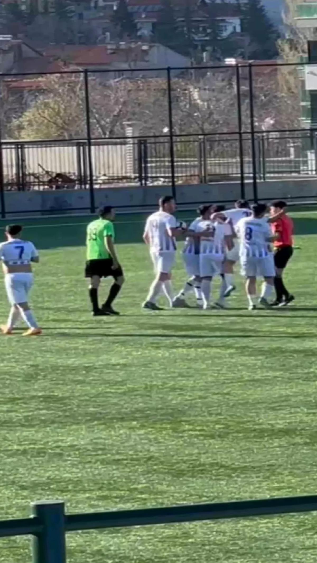 Amatör Futbolda Hakeme Saldırı