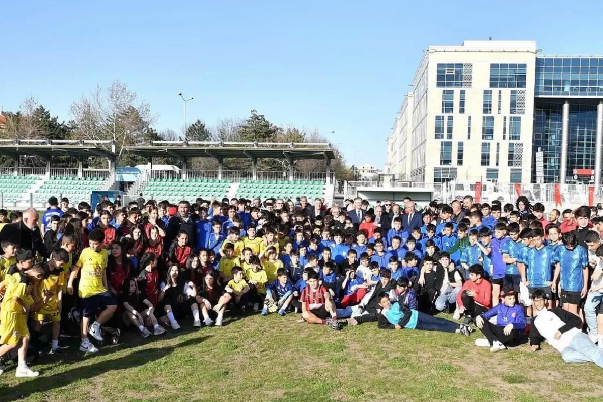 Amatör spora yaklaşık 3 milyon TL’lik malzeme desteği