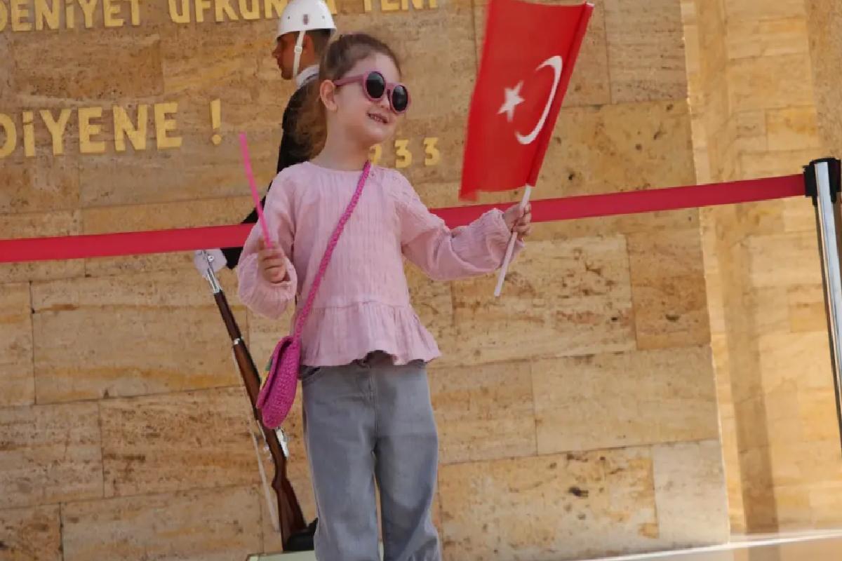 Anıtkabir’de 23 Nisan Coşkusu