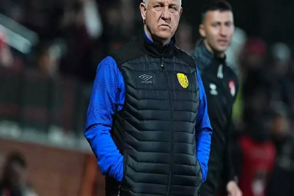 Ankaragücü Teknik Direktörü Mesut Bakkal, futbolculara sallayıp görevi bıraktı