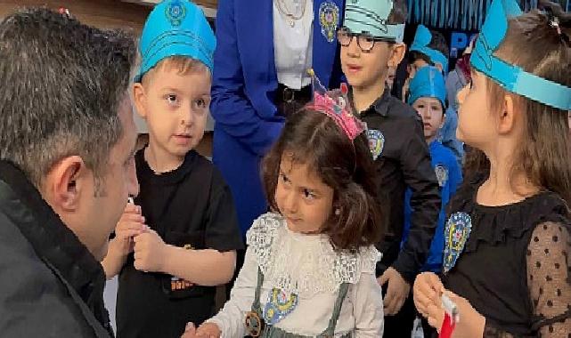 Anne Şehir’de polislere sürpriz kutlama