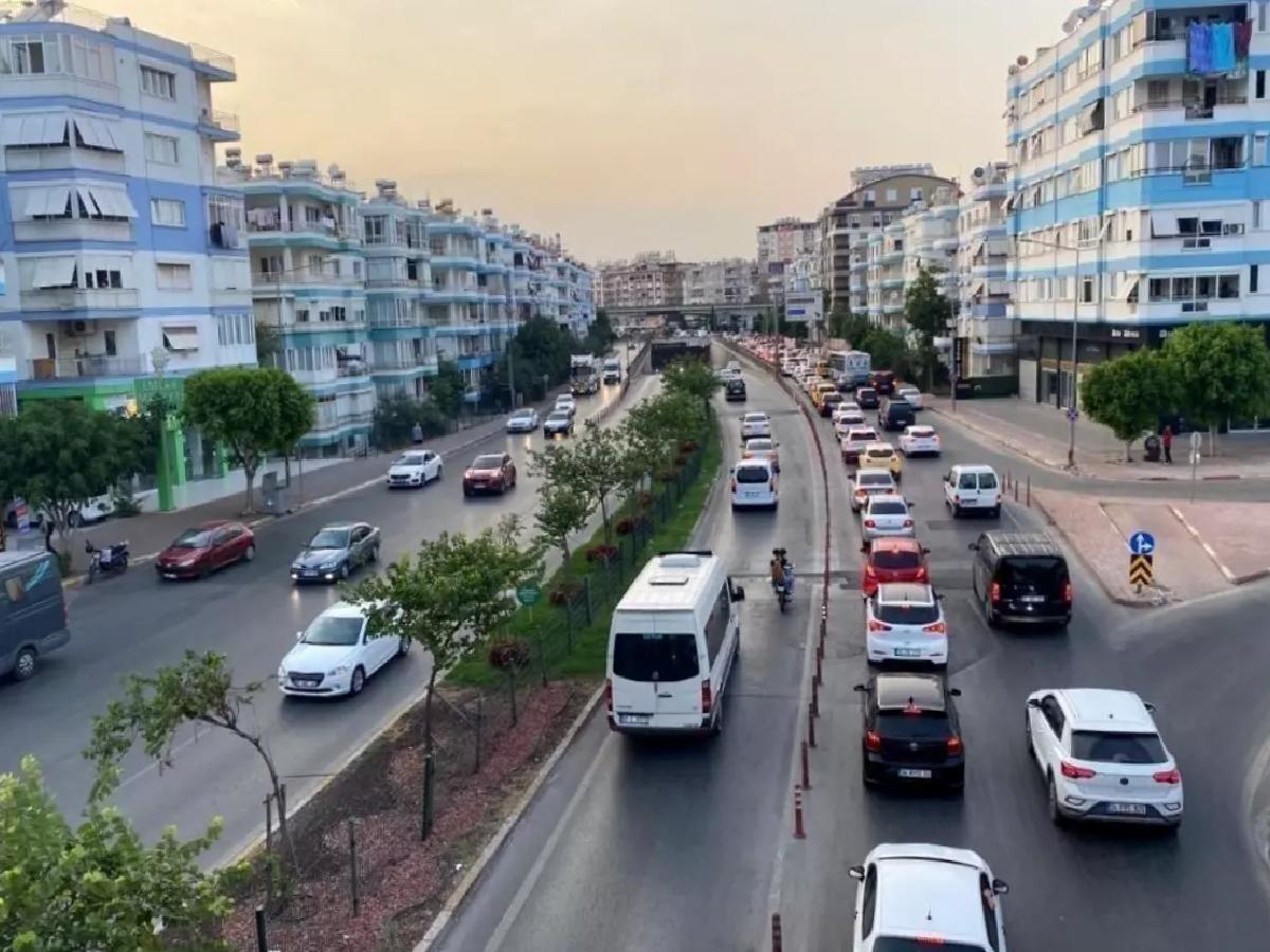 Antalya’da Araç Sayısı 1.5 Milyonu Aştı