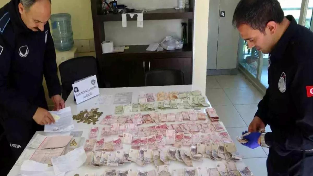 Antalya’da Dilencilik Yapan Kadının Üzerinden 2 Bin 479 TL Çıktı