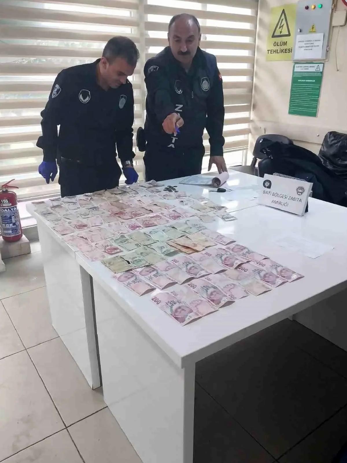 Antalya’da Dilenciye 4 Bin Lira Ceza