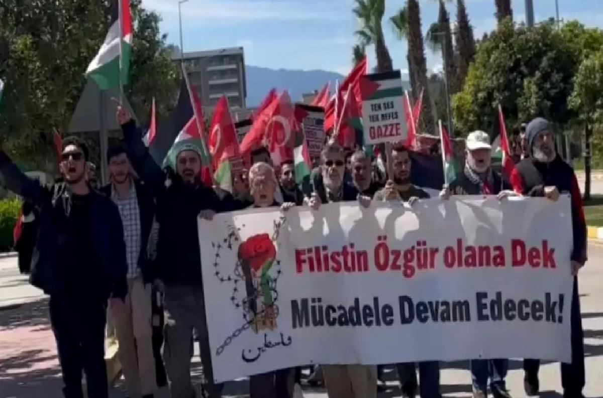 Antalya’da Gazze’ye Destek Yürüyüşü