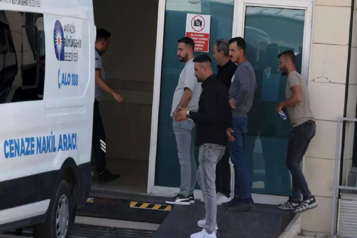 Antalya’da Tabanca İle Ölüm