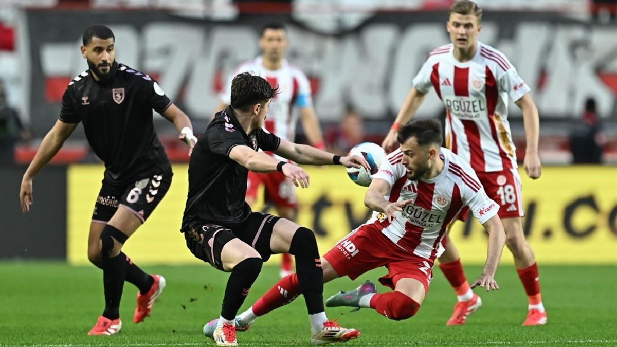 Antalyaspor evinde Samsunspor’u yendi