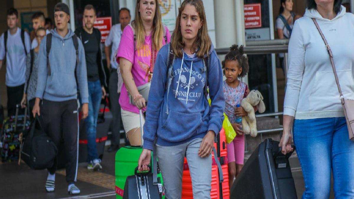 Antalya’ya 3 ayda gelen turist sayısı: 855 bin 429