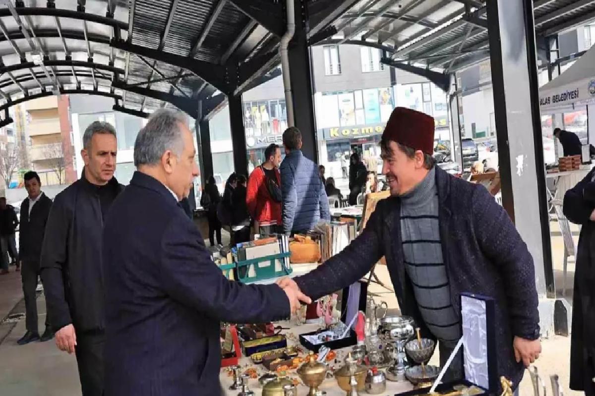 Antika Pazarı Nisan Ayında Nostalji Yaşatmaya Devam Ediyor