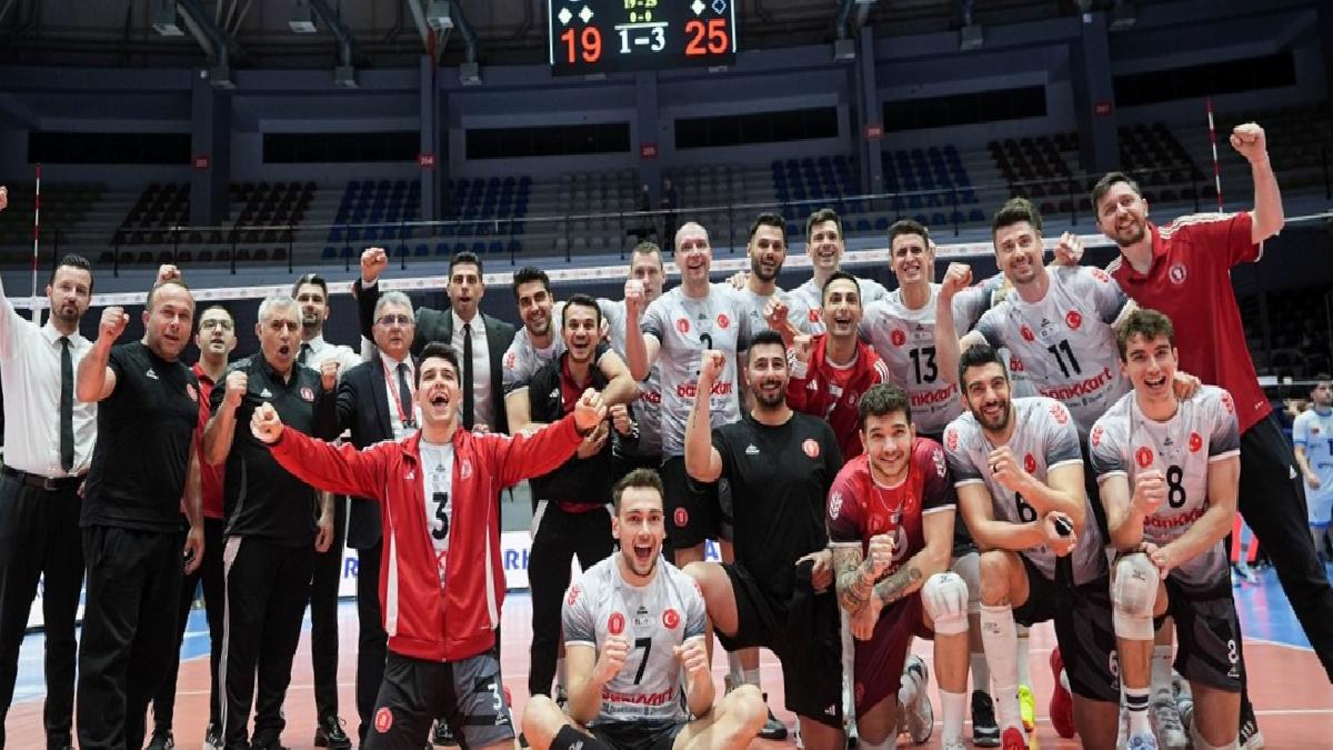 Arkas Spor’u yenen Ziraat Bankkart finale çıktı
