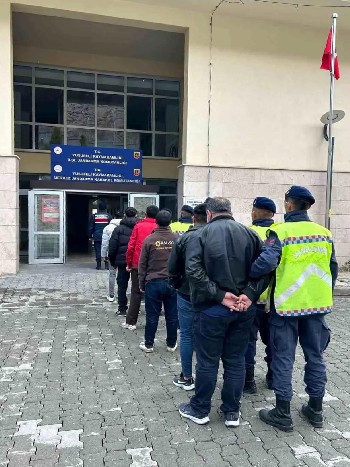 Artvin’de Göçmen Kaçakçılığı Operasyonu