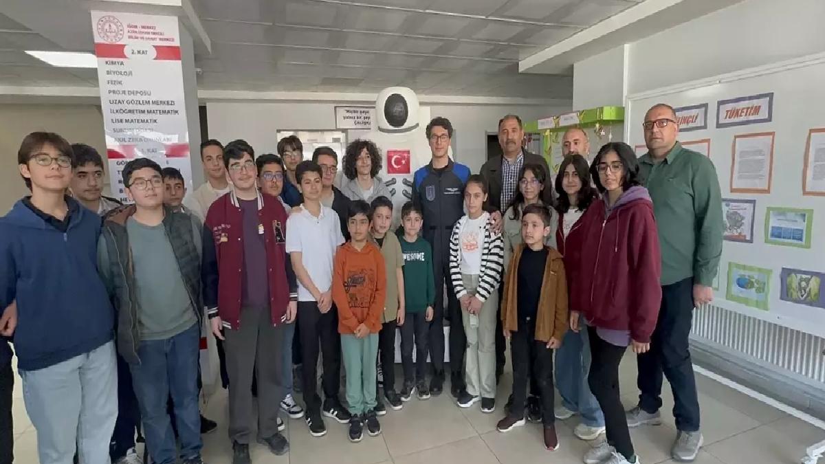 Astronot Tuva Cihangir Atasever, Iğdır’da BİLSEM öğrencileriyle buluştu