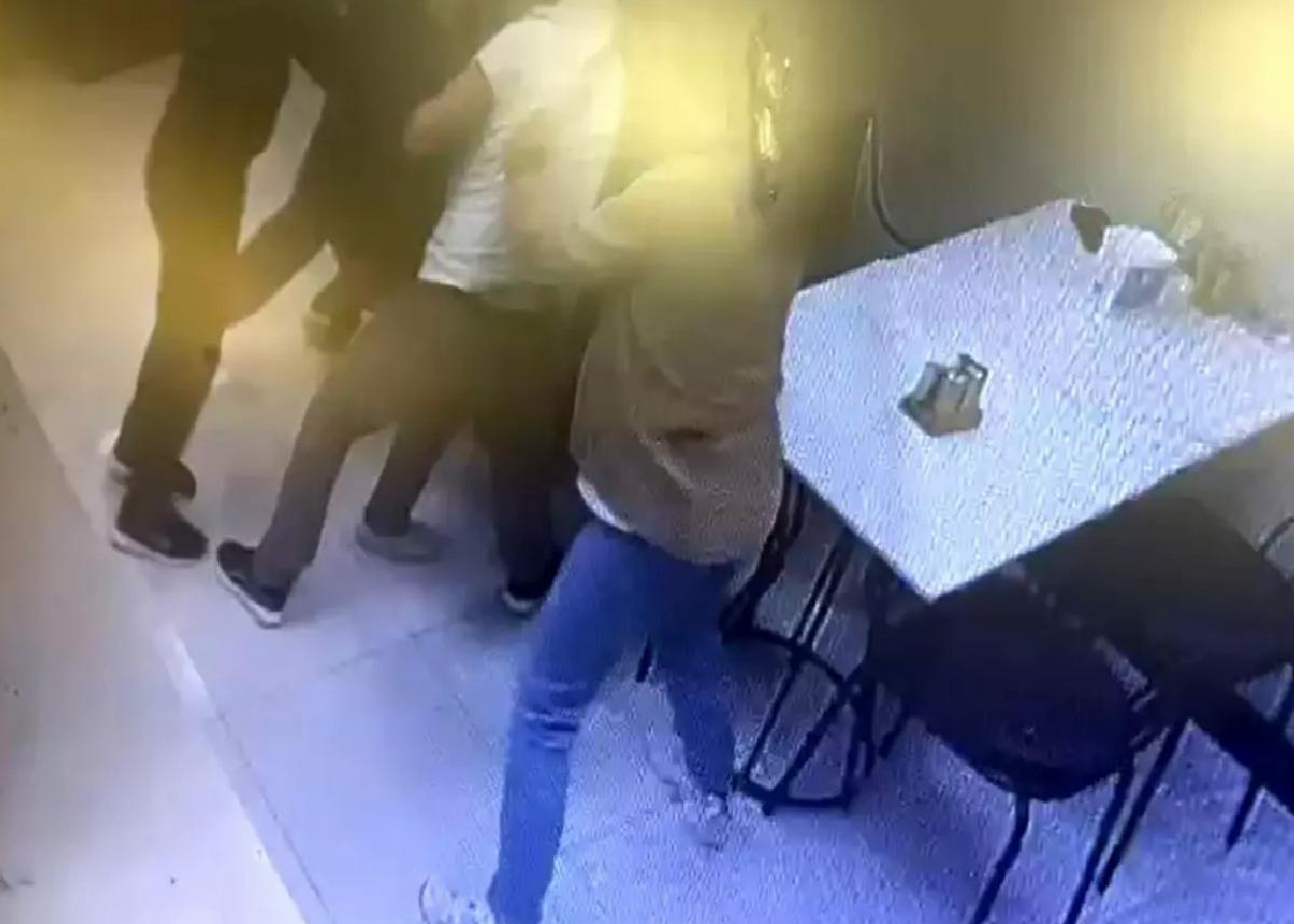 Avcılar’da Bıçaklı Kavga: 19 Yaşındaki Genç Öldürüldü