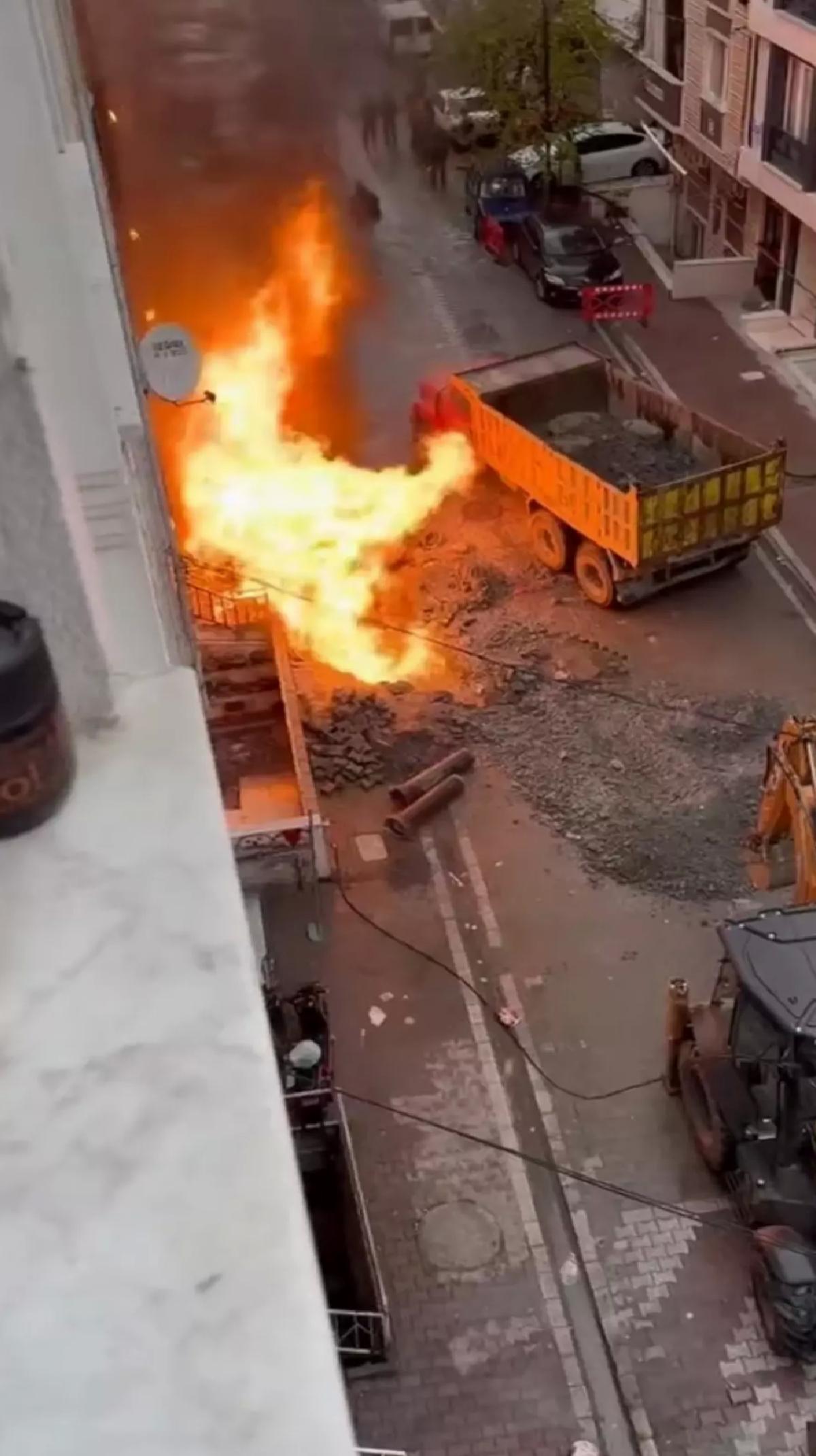 Avcılar’da doğal gaz patlaması! Ekipler seferber oldu