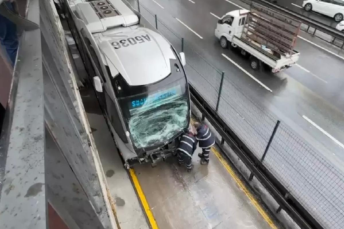 Avcılar’da metrobüs kazası, çok sayıda yaralı var