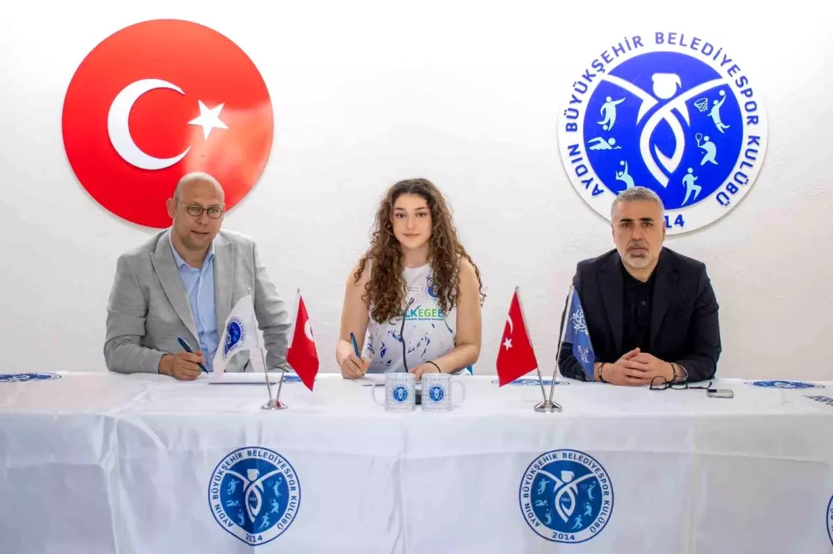 Aydın BŞB’den Azra Kaya’ya Profesyonel Sözleşme