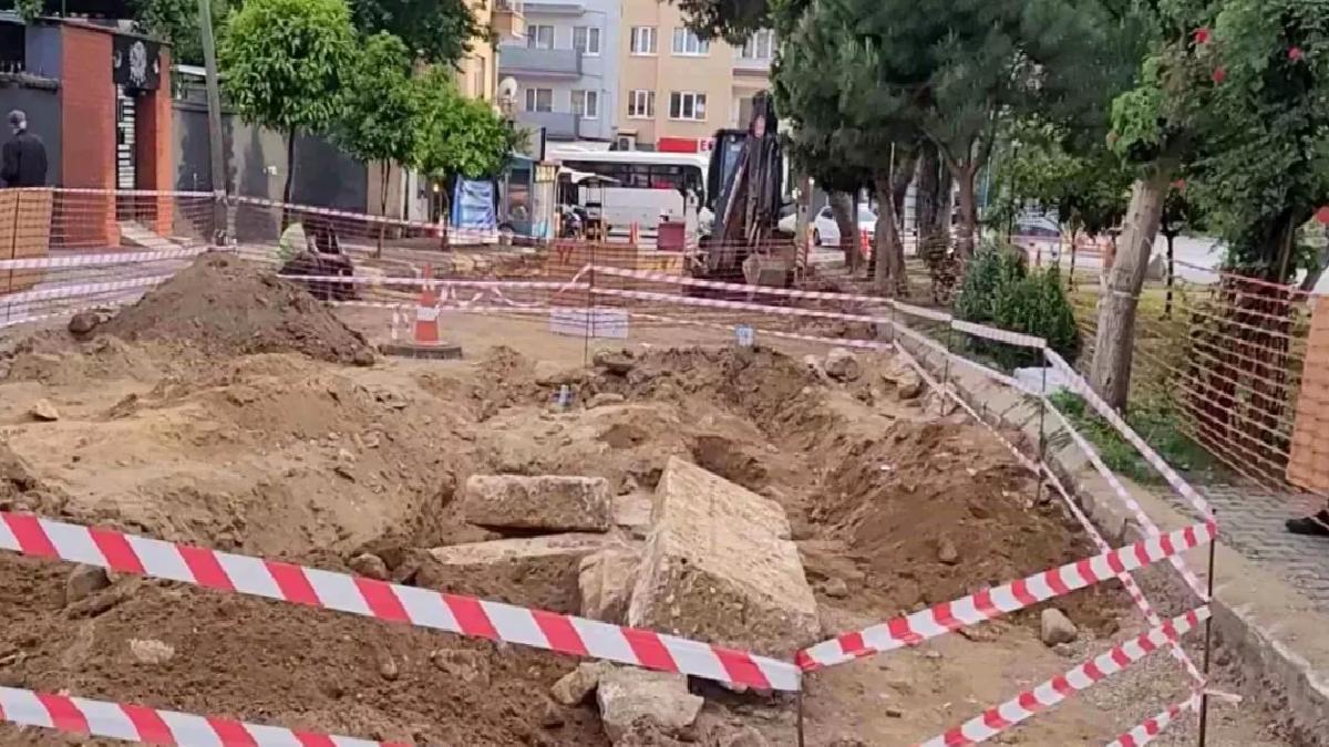 Aydın’da Yol Çalışmalarında Roma Dönemi’ne Ait Kremasyon Küpleri ve İnsan Kemikleri Bulundu