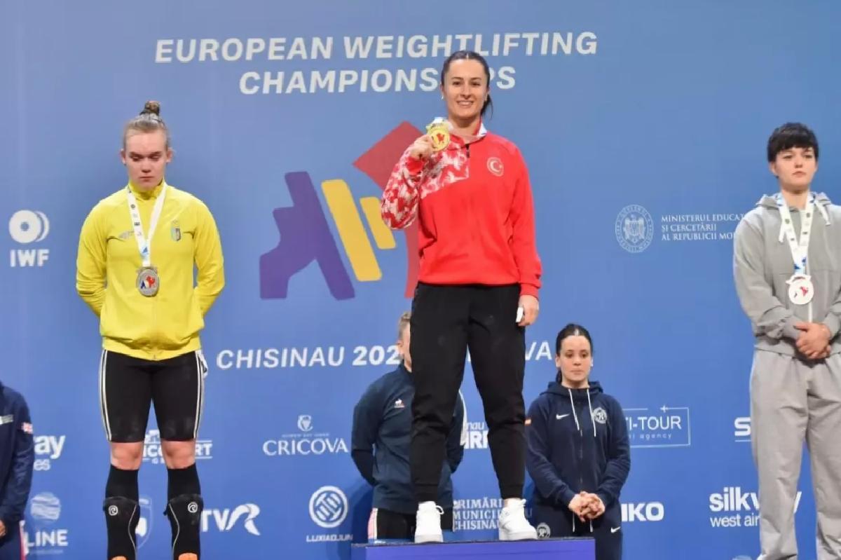 Aysel Özkan Avrupa Halter Şampiyonası’nda Altın ve Gümüş Madalya Kazandı