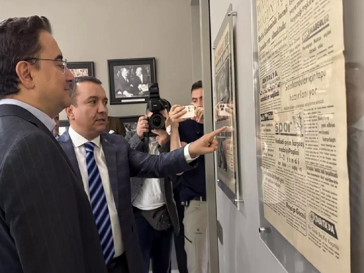 Babacan Antalya’da Basın Mensuplarıyla Buluştu