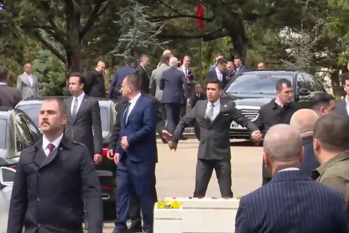 Bahçeli alarmı! Partililer etten duvar ördü