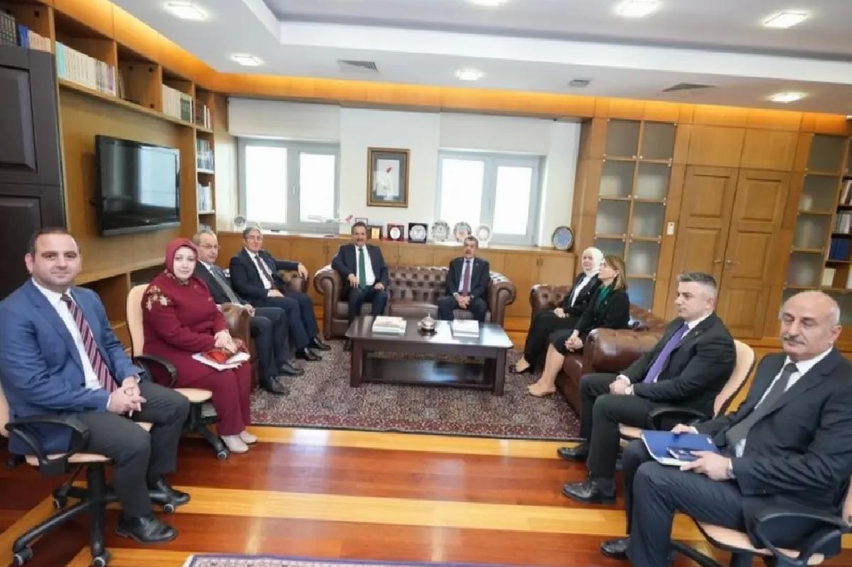 Bakan Tekin Türkmenistan’da