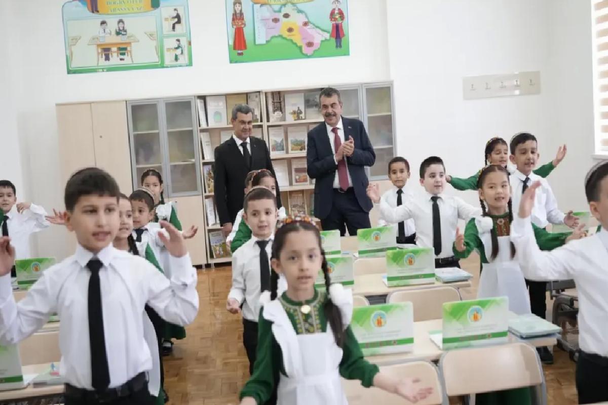 Bakan Tekin, Uluslararası Matematik Olimpiyatı’nda