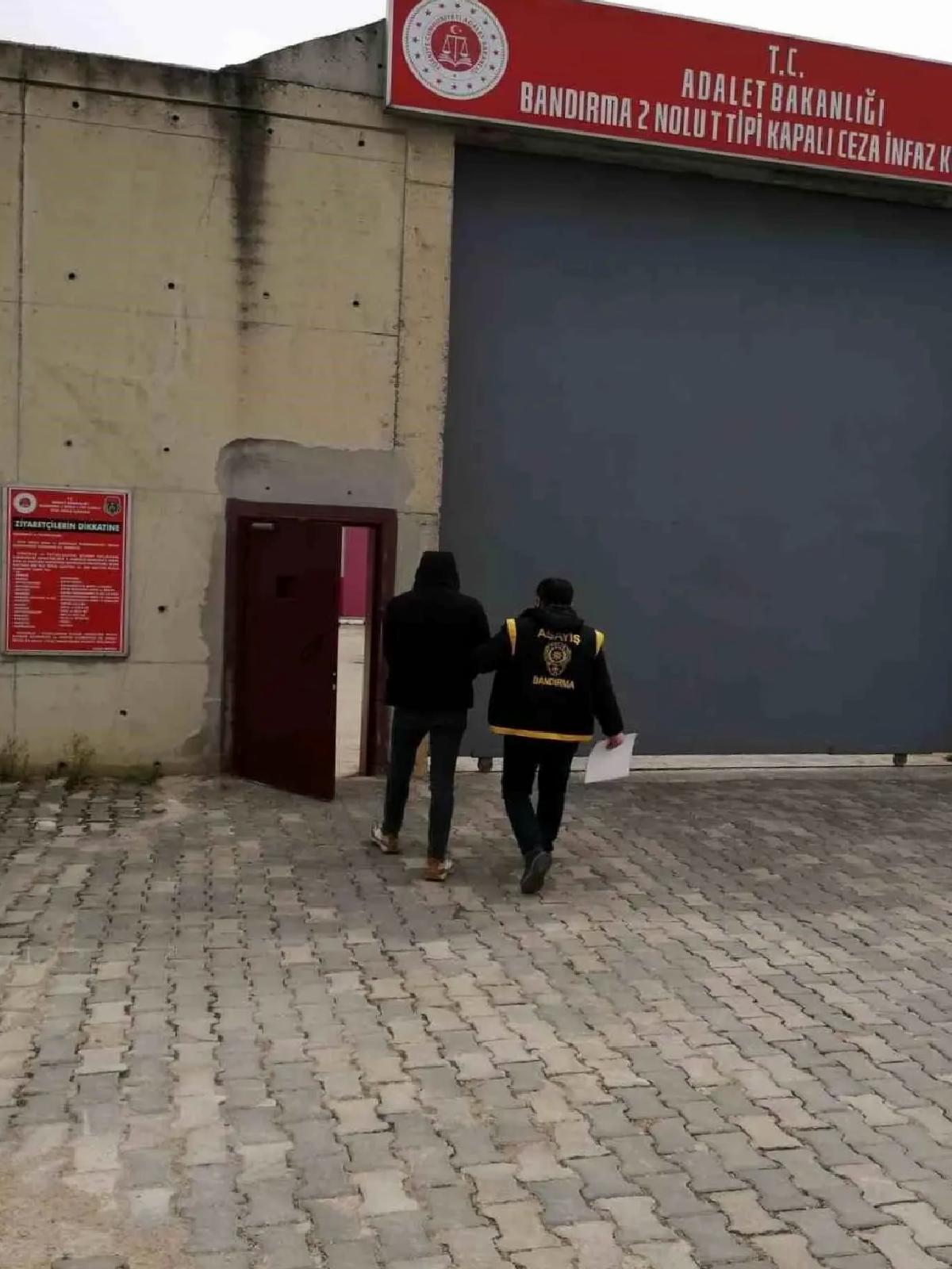 Balıkesir’de Firari Şahıslara Operasyon